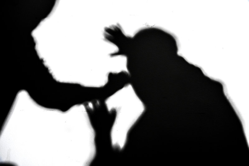 'Att jobba med människor i behov av vård och omsorg är ett kvalificerat jobb. När arbetsgivaren sätter i system att ta in personer utan utbildning får det konsekvenser', säger Kommunals ordförande Malin Ragnegård. Arkivbild.