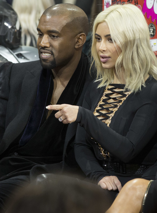 Kim och Kanye på Givenchy-visningen i Paris. Kim och Kanye på Givenchy-visningen i Paris.