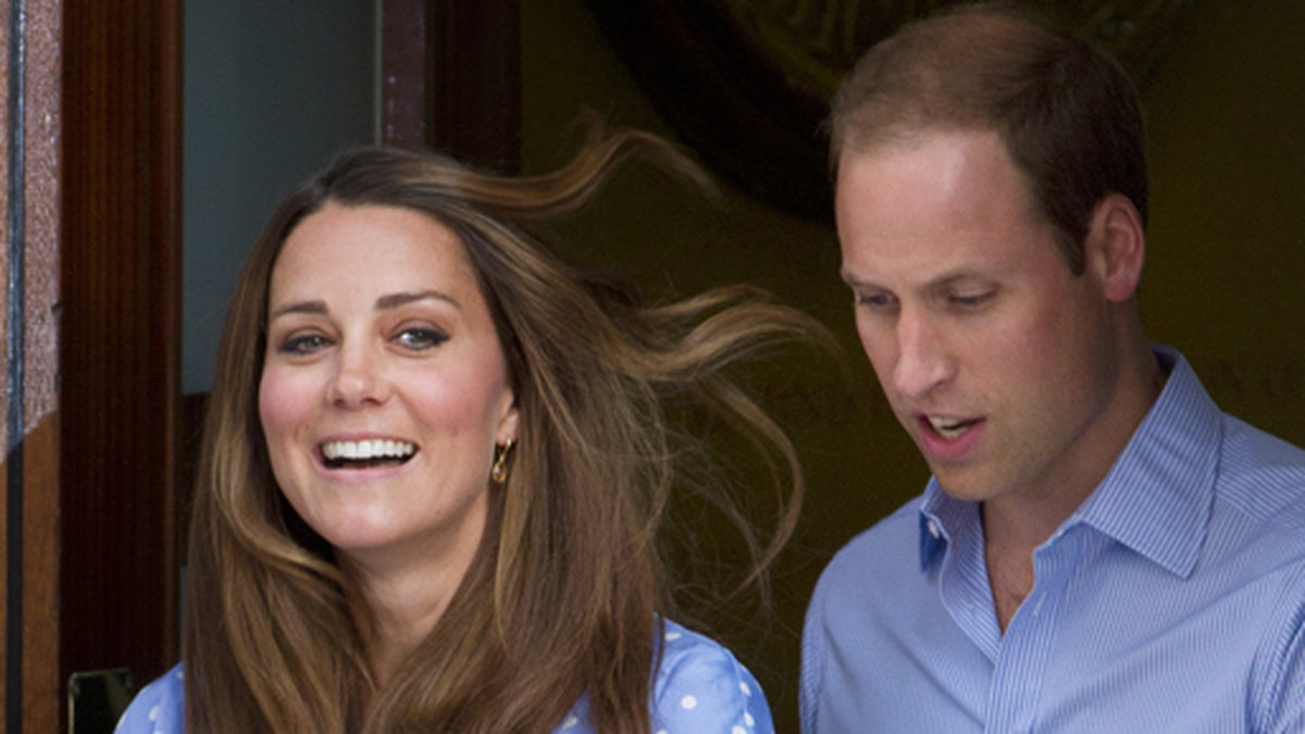 Prins William och Kate Middleton visar upp Englands nya tronarvinge för omvärlden.