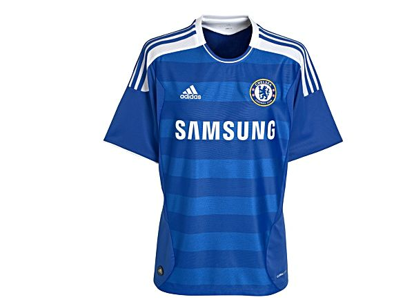 5. Chelsea. Medan majoriteten av lagen går all in på stilrenhet så har Chelsea stannat i tidigt 2000-tal med ett sci-fi-stuk. Drar Edgar Davids på sig den här tröjan skulle han erbjudas huvudroller i alla nya Hollywoodfilmer. Låter det som negativ kritik? 5. Chelsea. Medan majoriteten av lagen går all in på stilrenhet så har Chelsea stannat i tidigt 2000-tal med ett sci-fi-stuk. Drar Edgar Davids på sig den här tröjan skulle han erbjudas huvudroller i alla nya Hollywoodfilmer. Låter det som negativ kritik?