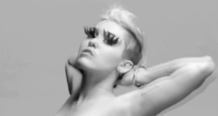 Miley Cyrus, SM, Porr