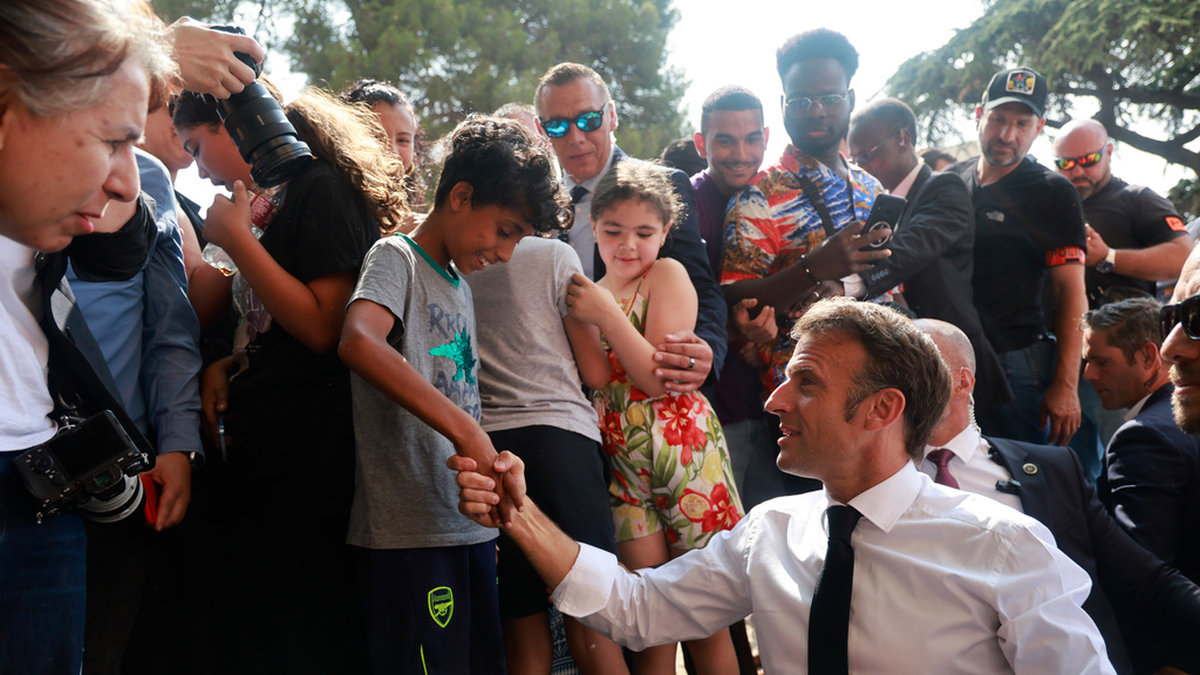 Frankrikes president Emmanuel Macron under sitt besök i Marseille.