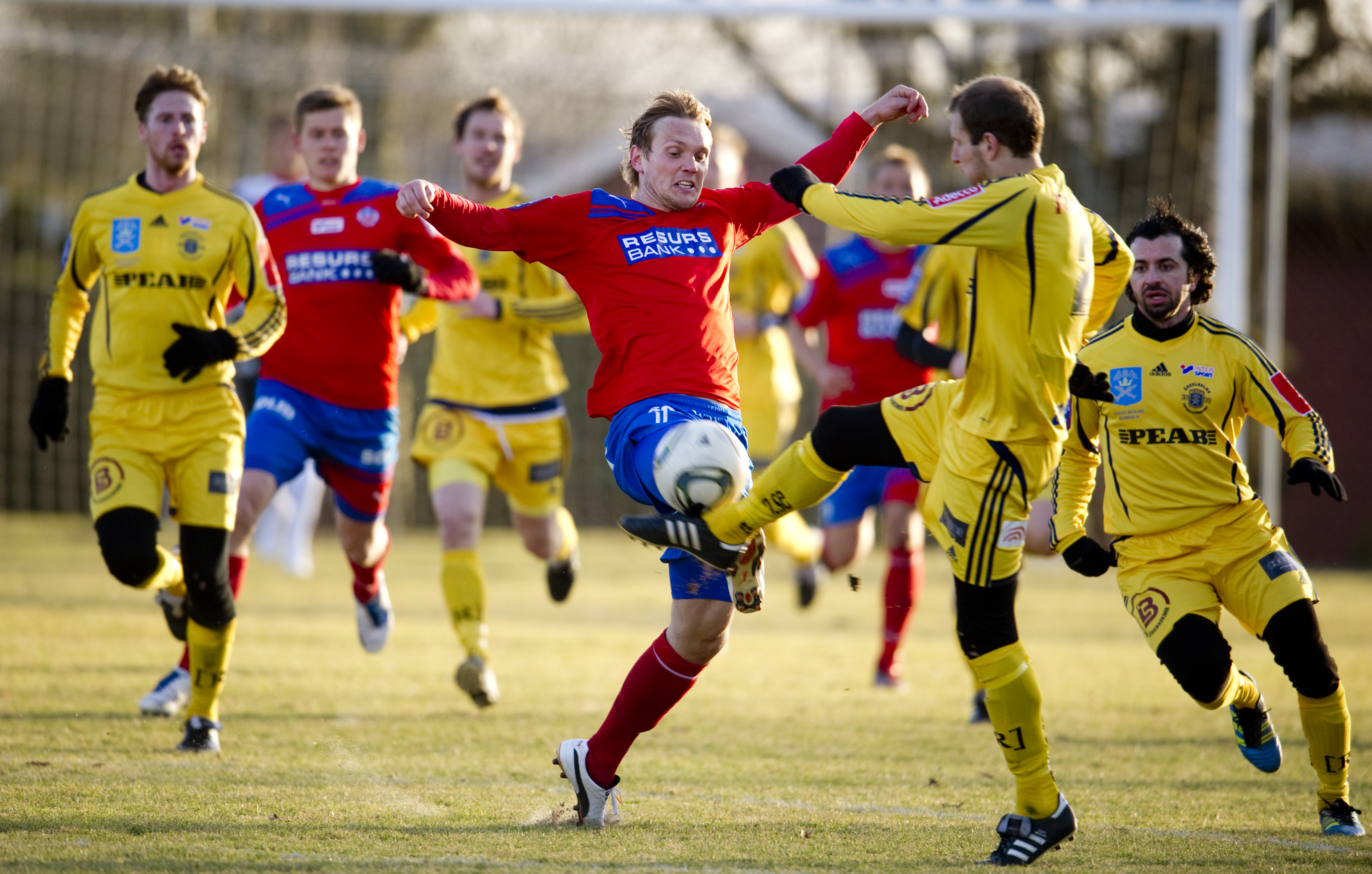 Helsingborg har inte vunnit en enda träningsmatch under försäsongen. Visserligen har laget mött bland andra Rosenborg, Wisla Krakow och Dinamo Zagreb - men även mot Ängelholm (bilden) och Öster har man som bäst lyckats få oavgjort. Helsingborg har inte vunnit en enda träningsmatch under försäsongen. Visserligen har laget mött bland andra Rosenborg, Wisla Krakow och Dinamo Zagreb - men även mot Ängelholm (bilden) och Öster har man som bäst lyckats få oavgjort.