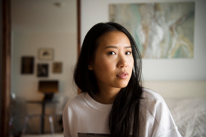 Mikayla Kim har flyttat till New York för kulturutbudet och karriärmöjligheterna. Hon vill vara kvar i staden, men ibland undrar hon om det är värt de höga boendekostnaderna.