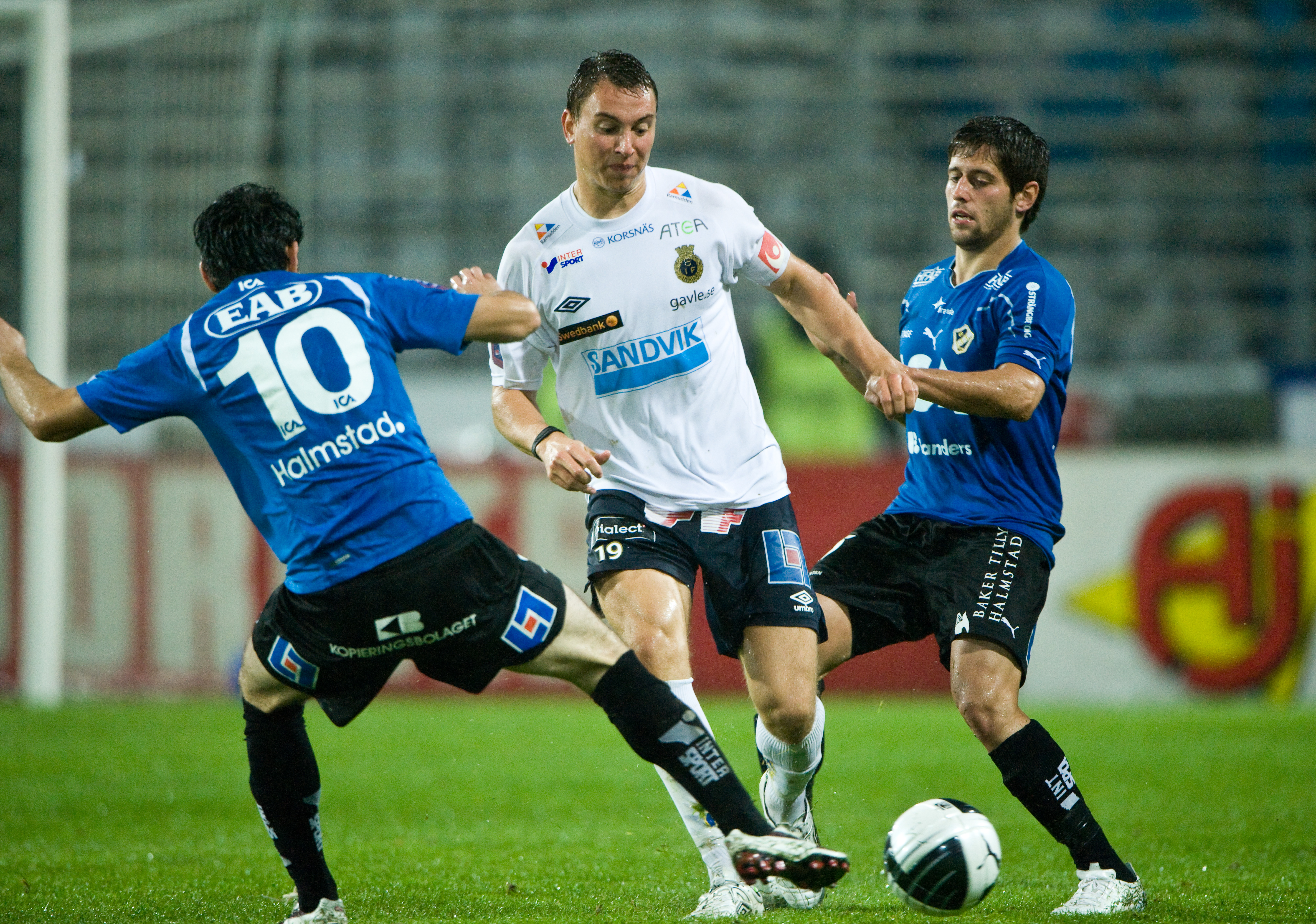 19. Marcus Hansson, central mittfältare. Betyg: 3/5. Blir Gefles mittfältsmotor i år. Fin utvecklingskurva. 19. Marcus Hansson, central mittfältare. Betyg: 3/5. Blir Gefles mittfältsmotor i år. Fin utvecklingskurva.