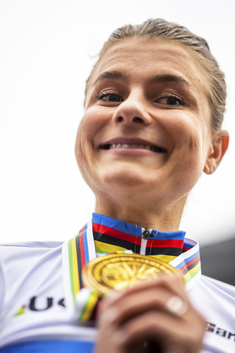 Jenny Rissveds vann två gul vid VM 2025. Foto: Maxime Schmid/TT Jenny Rissveds vann två gul vid VM 2025. Foto: Maxime Schmid/TT