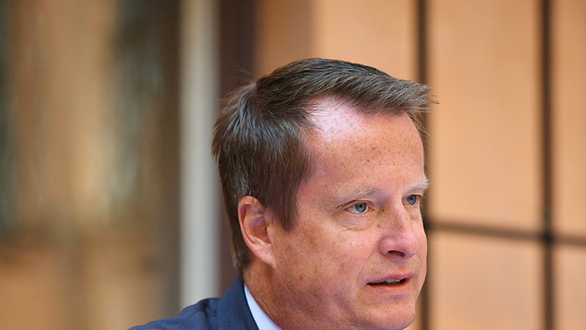 Alliansen har väckt förslag om att misstroendeförklara inrikesminister Anders Ygeman