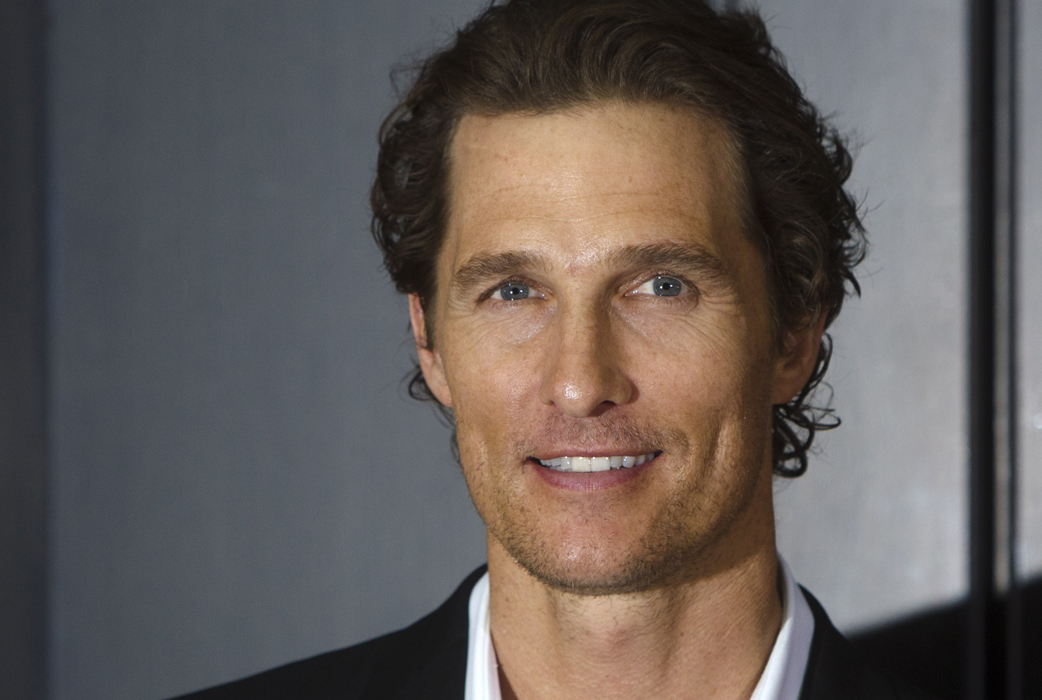 Skådespelaren Matthew McConaughey berättade för tidningen Playboy att hans sexdebut inträffade när han var 15 år. Men något mer om det hela ville han inte berätta. – Jag berättar inte om sånt som sker i sovrummet, sa han då.
Skådespelaren Matthew McConaughey berättade för tidningen Playboy att hans sexdebut inträffade när han var 15 år. Men något mer om det hela ville han inte berätta. – Jag berättar inte om sånt som sker i sovrummet, sa han då.