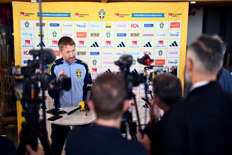 Graham Potter håller en pressträff i Marbella.