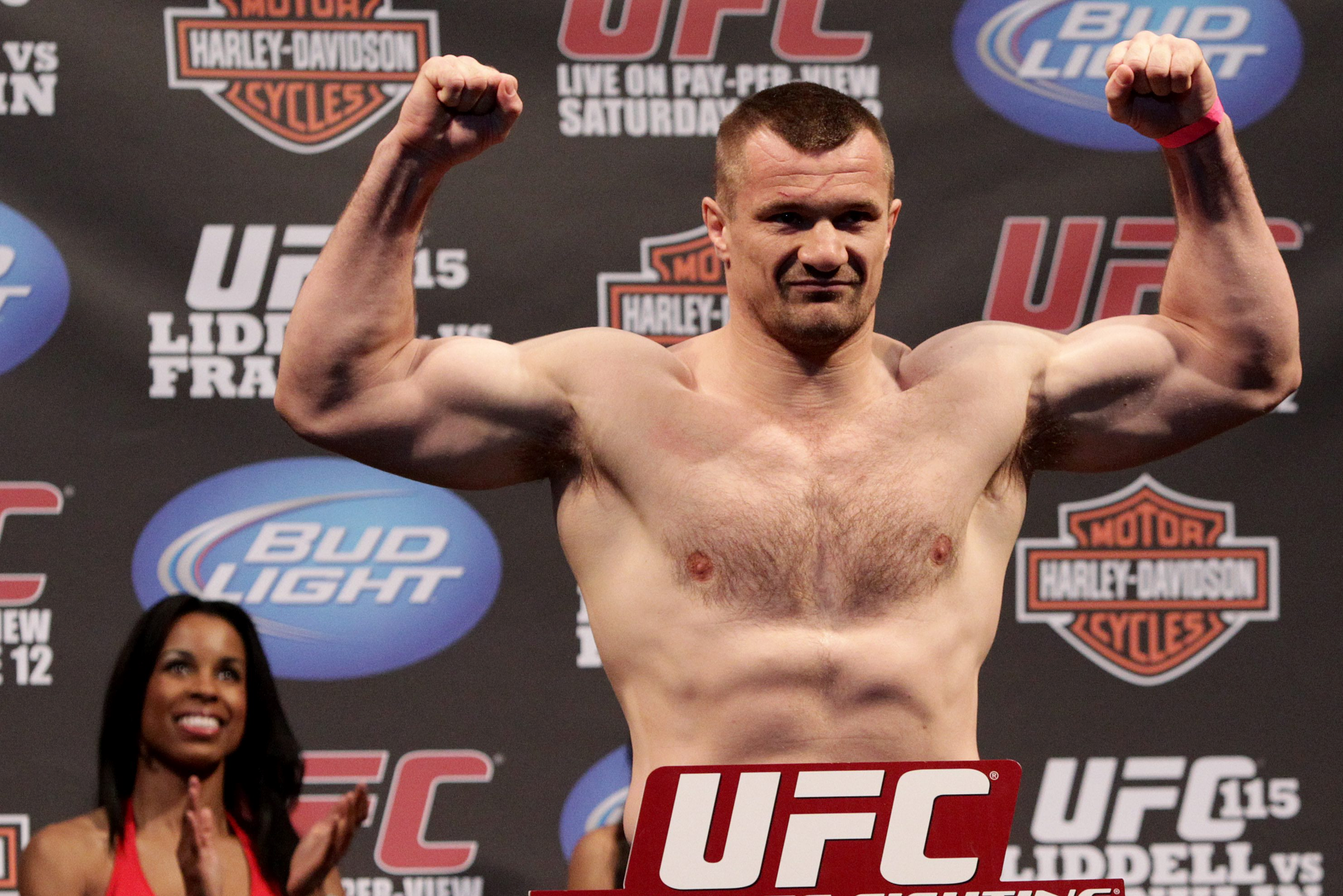 Invägningarna för UFC 115