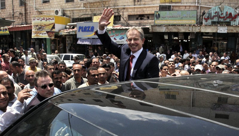 Tony Blair på besök i staden Jenin på Västbanken i egenskap av Mellanösternsändebud, i maj 2008. Arkivbild.