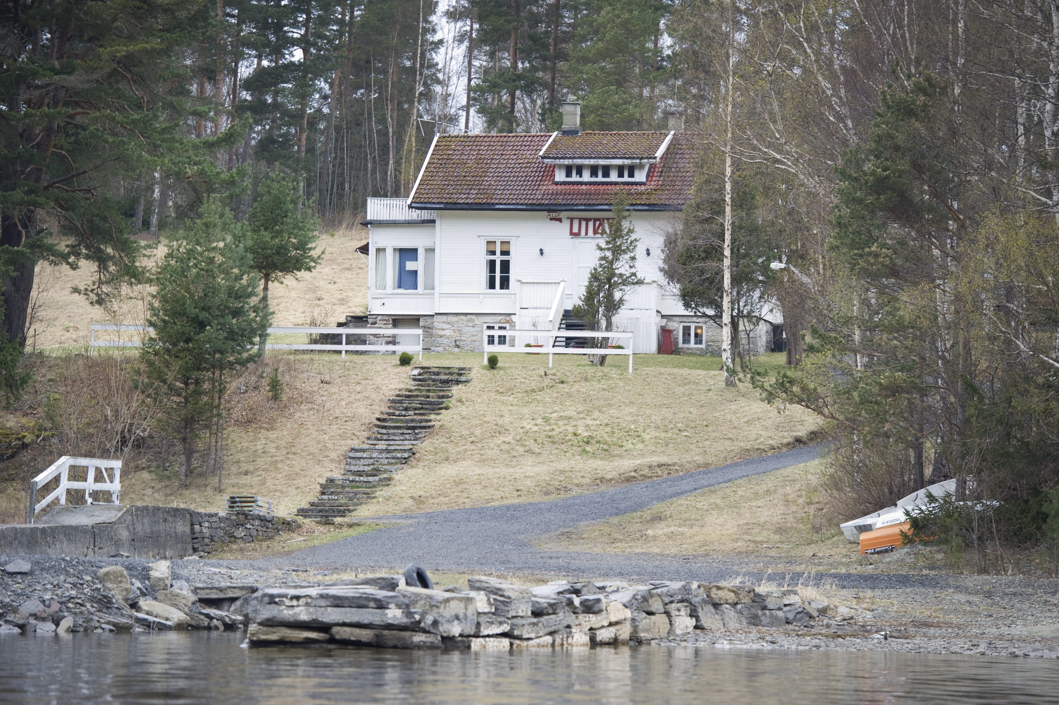 Huvudbyggnaden på Utöya, där Breivik sköt ihjäl flera personer.