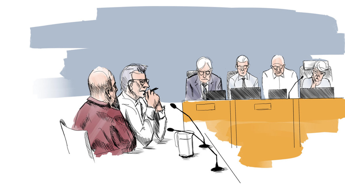 Rättegångsteckning från förhandlingarna i Hovrätten för nedre Norrland. I förgrunden den åtalade mannen och hans advokat.