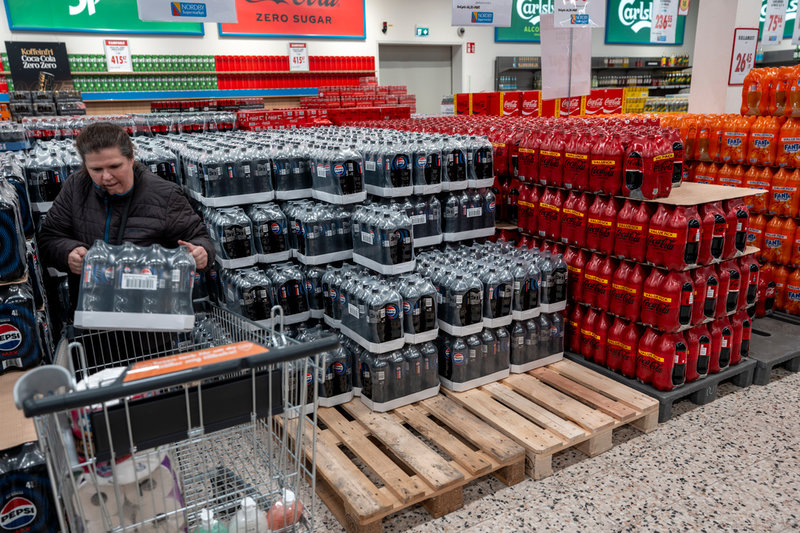 Pepsi Max säljer så bra att Nordby Supermarket inte har tillräckligt med lagerplats för att möta efterfrågan – och de är beroende av att en långtradare med läsken kommer varje dag.