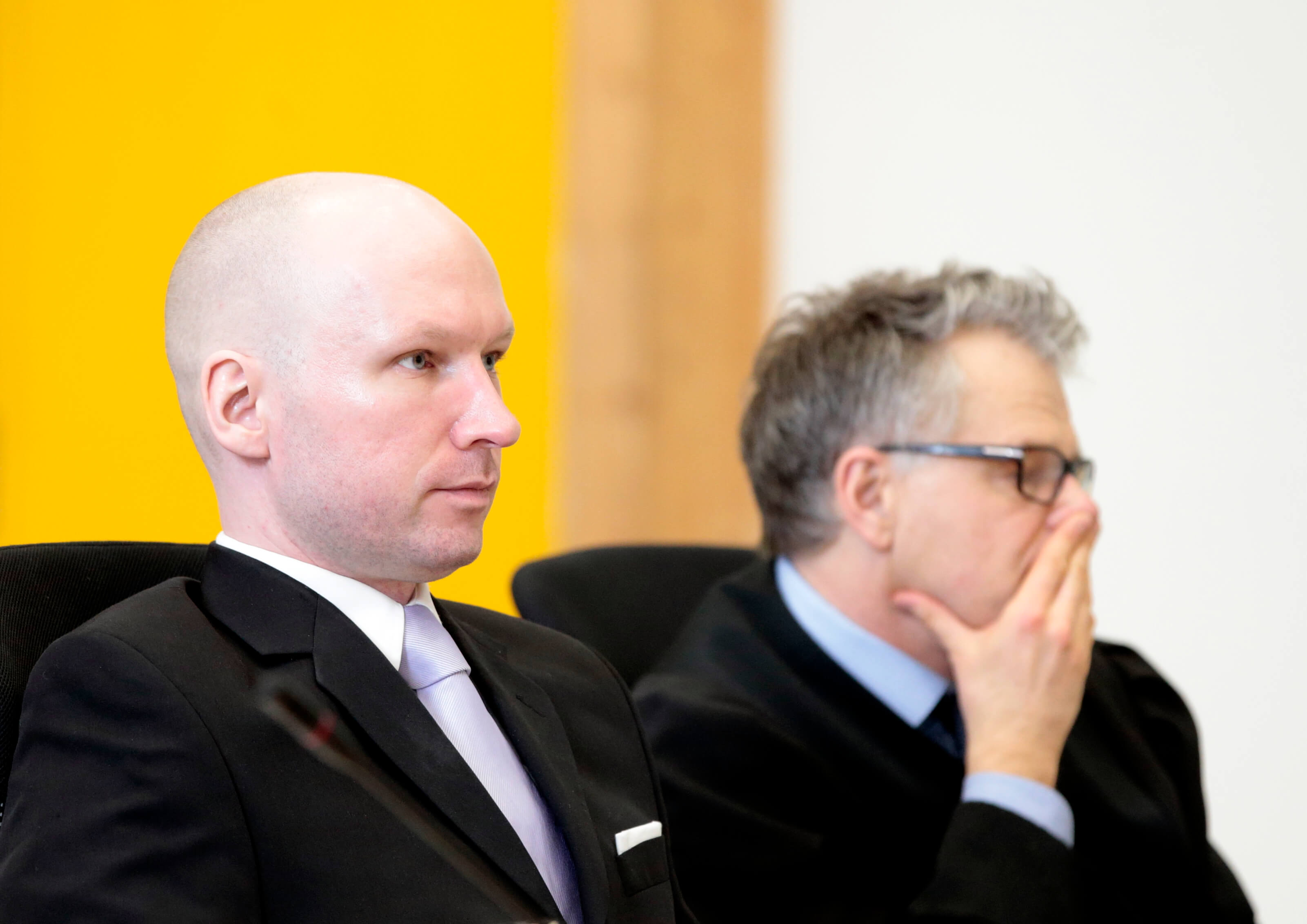 Anders Behring Breivik fick rätt i tingsrätten när han väckte åtal mot norska staten. 
