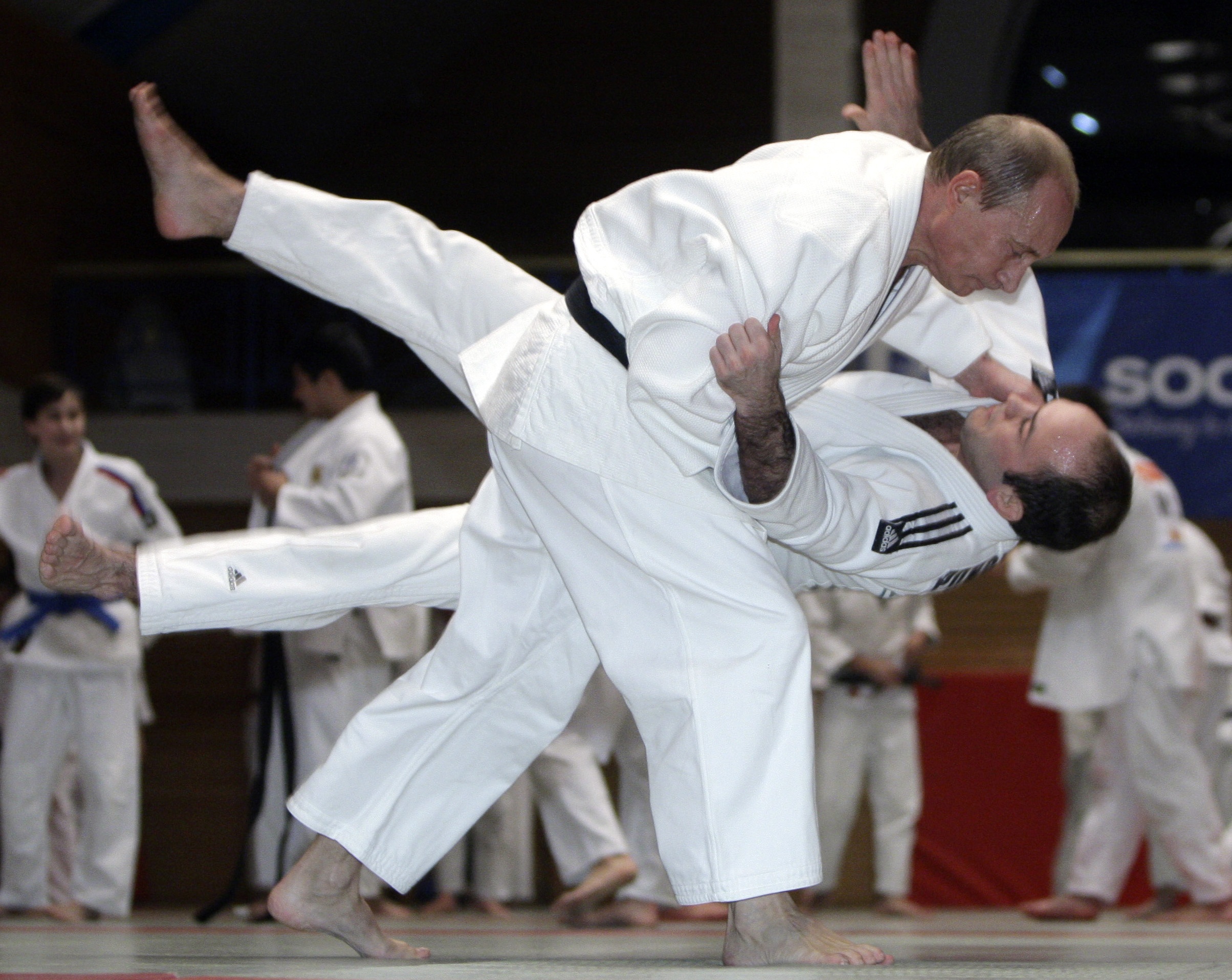 Vladimir har svart bälte i judo.