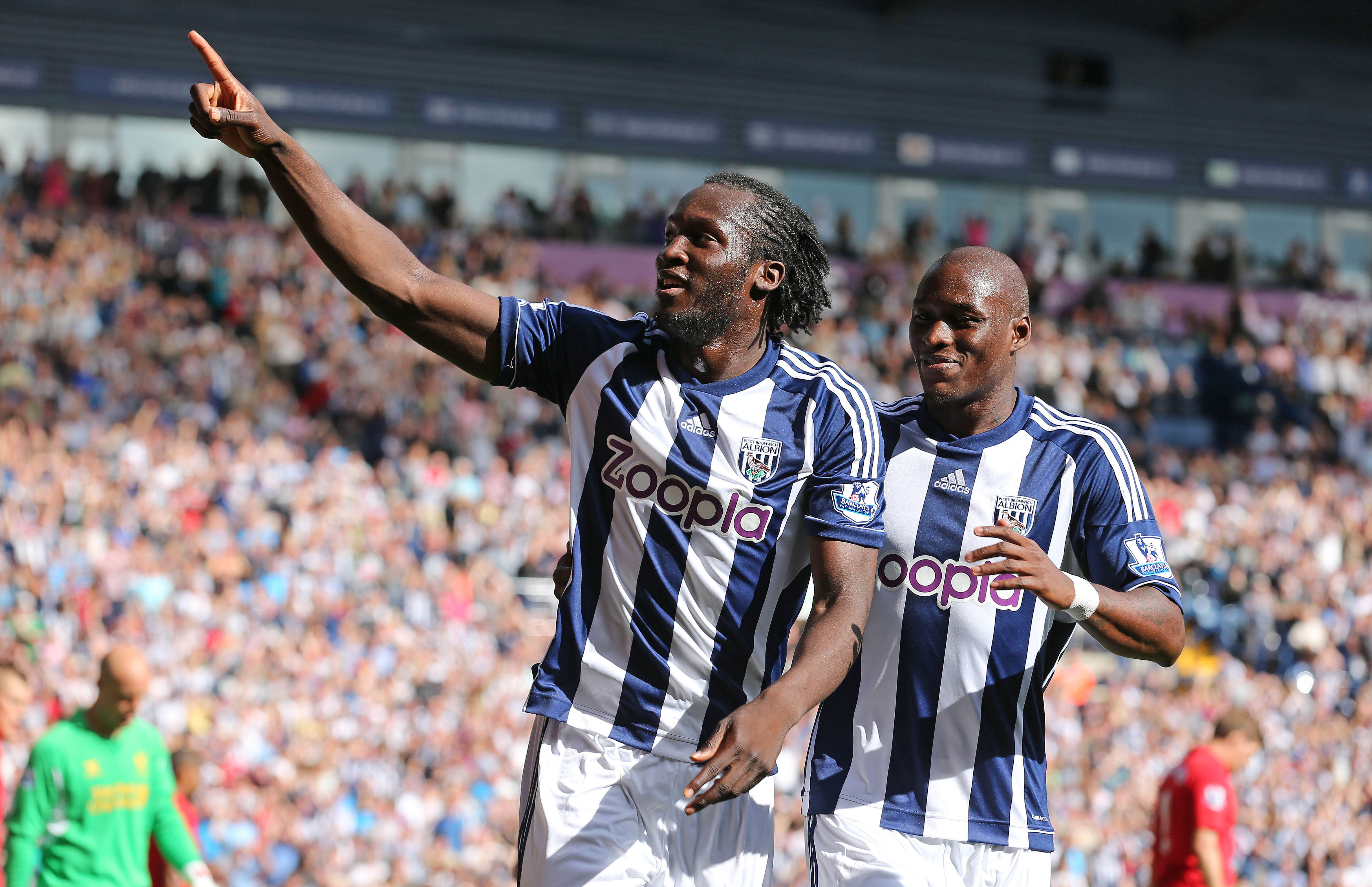 10. Romelu Lukaku. 19 år, West Bromwich (på lån från Chelsea). För några år sedan ansågs han vara världens mest talangfulle fotbollsspelare, men stagnerade lite under förra säsongen då han fick begränsat med speltid i Chelsea, dit han gick för 190 miljoner kronor. Har dock fått en bra start på årets säsong, då han är utlånad till West Bromwich. Tre mål på tio matcher har det blivit för den 190 centimeter långa tonåringen. 10. Romelu Lukaku. 19 år, West Bromwich (på lån från Chelsea). För några år sedan ansågs han vara världens mest talangfulle fotbollsspelare, men stagnerade lite under förra säsongen då han fick begränsat med speltid i Chelsea, dit han gick för 190 miljoner kronor. Har dock fått en bra start på årets säsong, då han är utlånad till West Bromwich. Tre mål på tio matcher har det blivit för den 190 centimeter långa tonåringen.