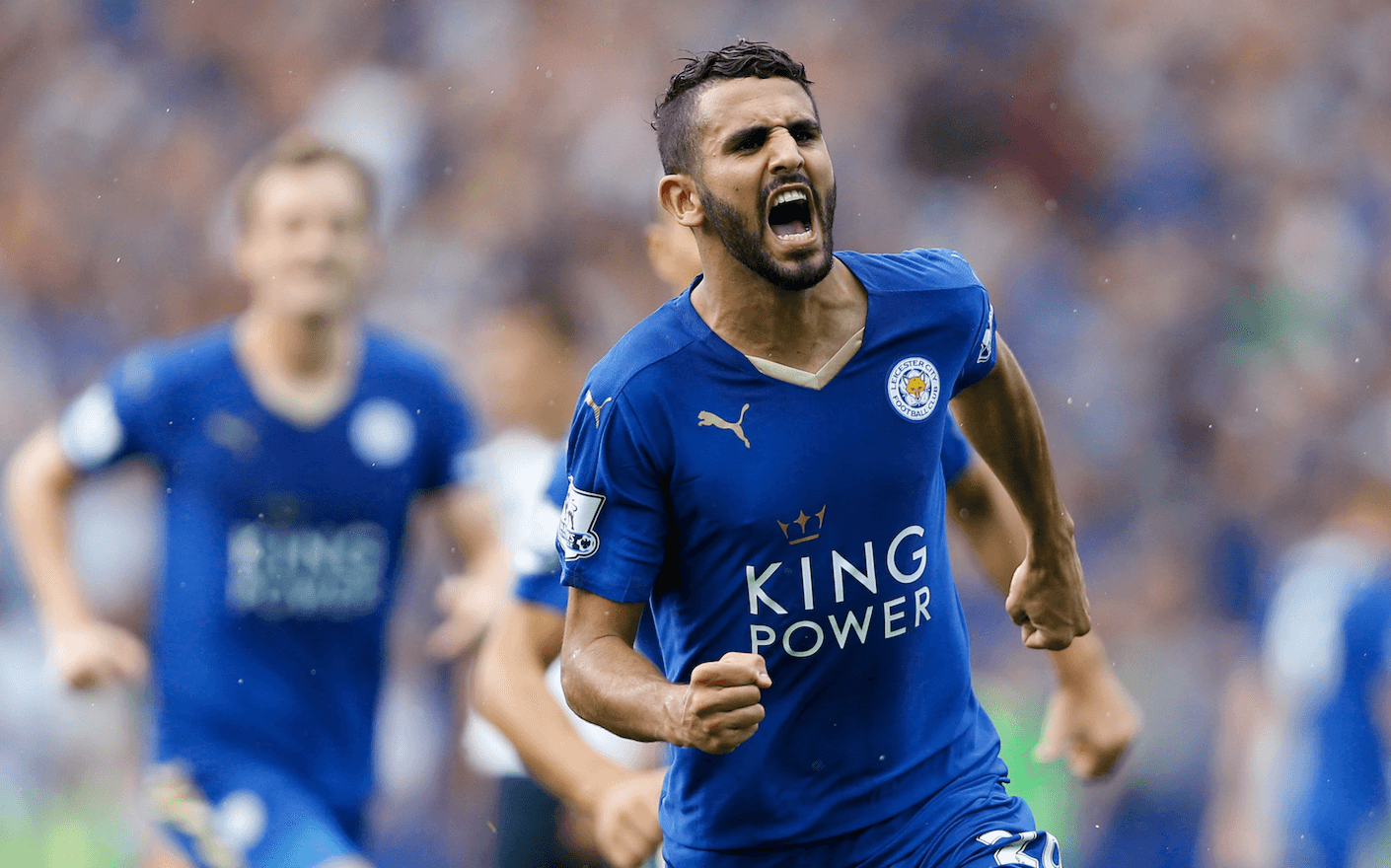 Leicester inledde säsongen starkt och gick obesegrade genom augusti med två vinster och två oavgjorda, bland annat gjorde Mahrez 1–1-målet mot Tottenham. Leicester inledde säsongen starkt och gick obesegrade genom augusti med två vinster och två oavgjorda, bland annat gjorde Mahrez 1–1-målet mot Tottenham.