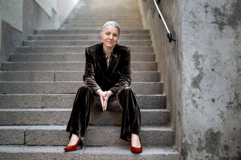 "Det är det roligaste jag har skrivit i hela mitt liv. Om man får säga så om en bok om slavhandel utan att låta sjuk i huvudet", säger Carina Bergfeldt.