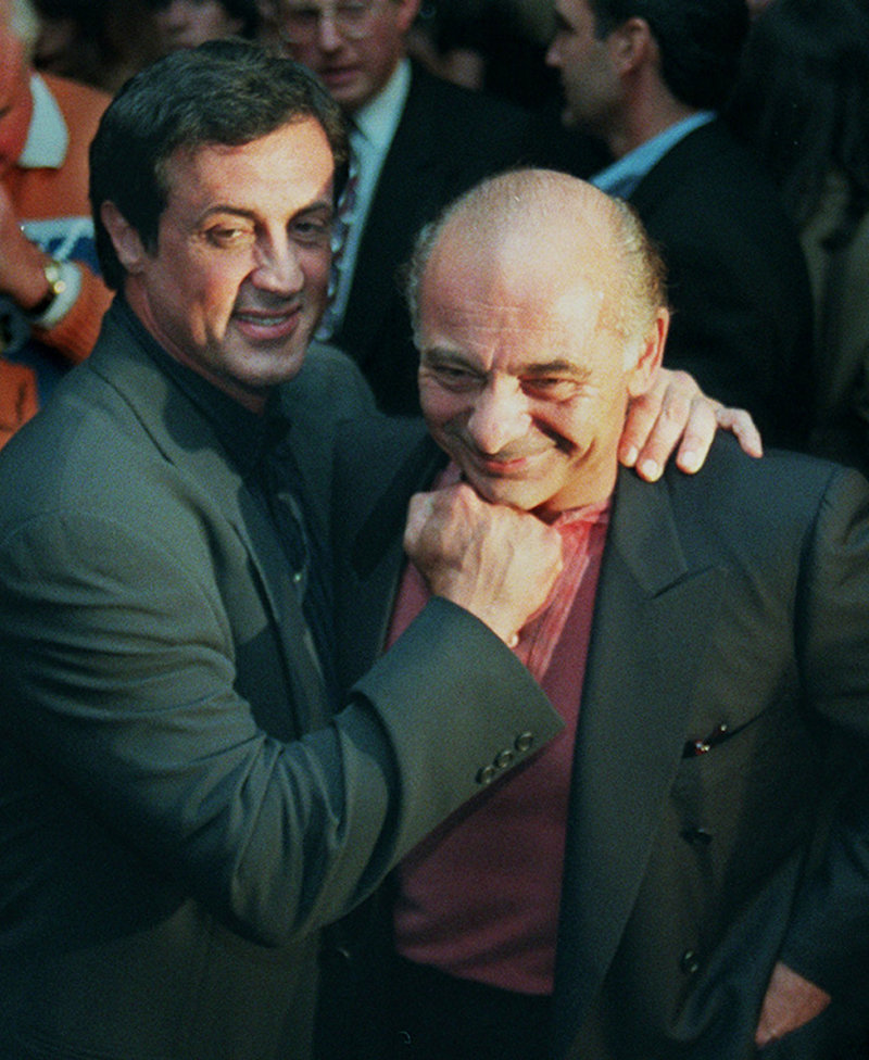 Sylvester Stallone hyllar sin avlidne motspelare Burt Young på Instagram. Arkivbild.