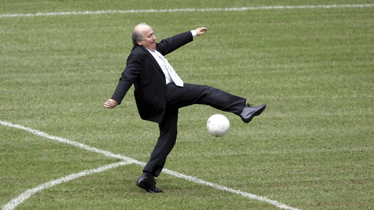 Blatter avgick igår.