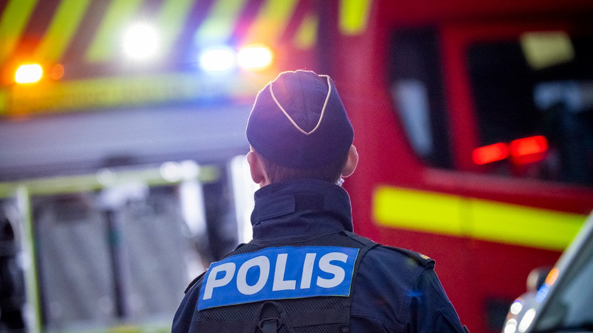 Man i 20-årsåldern död efter mc-krock