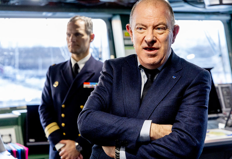 "Vi är övertygade om att det här fartyget, som är ryggraden i vår nya flotta, skulle vara en enorm möjlighet för att stärka partnerskapet mellan Sverige och Frankrike", säger Frankrikes ambassadör Thierry Carlier.