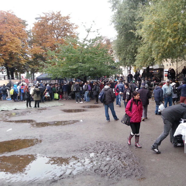Soppkök Stockholm samlar många som vill hjälpa till.