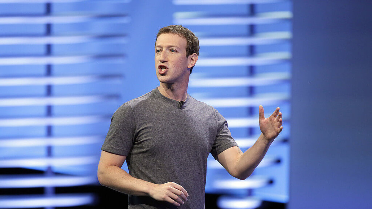Facebookgrundaren Mark Zuckerberg har skrivit ett långt inlägg som bland annat handlar om hur Facebook ska hantera nakenhet. 