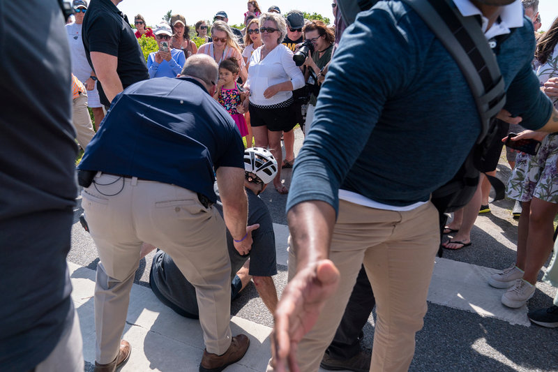 Joe Biden föll av sin cykel i juni efter en tur i hemdelstaten Delaware, när han skulle hälsa på allmänheten. Kritiker har tagit upp händelsen som ett exempel på att den 79-åriga presidenten är för gammal för sitt ämbete.