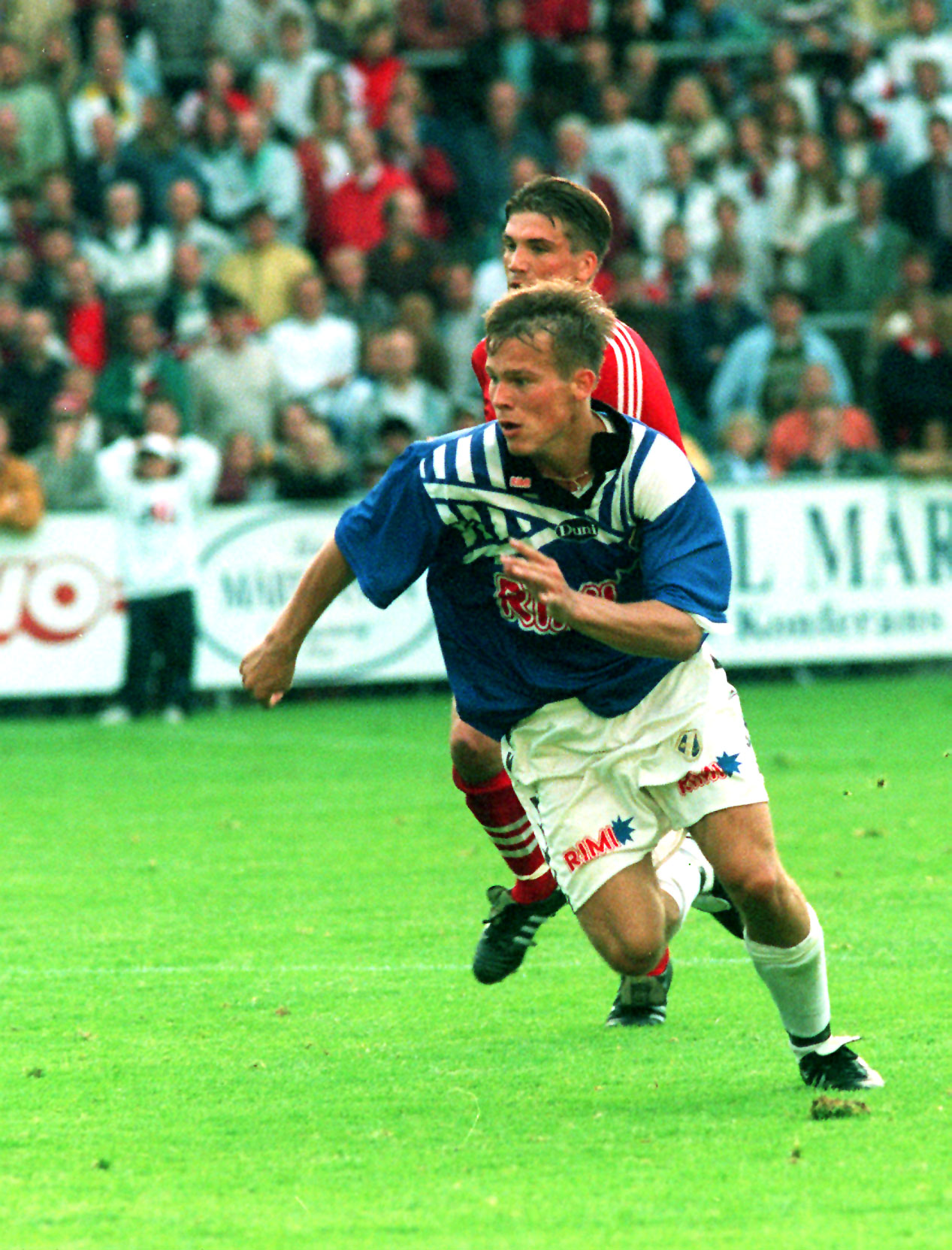 Fredrik Ljungberg inledde karriären i Halmstad, där han blev svensk mästare 1997. Fredrik Ljungberg inledde karriären i Halmstad, där han blev svensk mästare 1997.