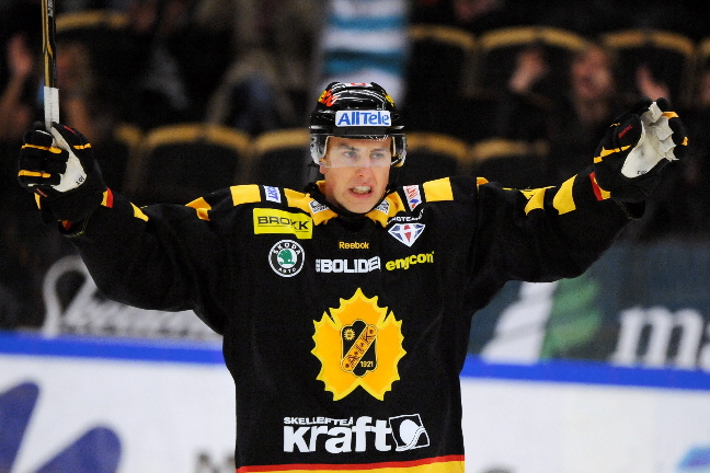 Om Mikko Lehtonen är ett fynd, är Joakim Lindström hemvändaren som vi numera kan kalla hemfrälsaren. Den NHL- och KHL-meriterade forwarden fortsätter att toppa elitseriens poängliga. Fem poäng (2+3) den gångna veckan ger honom 20 totalt på 16 matcher. Giv