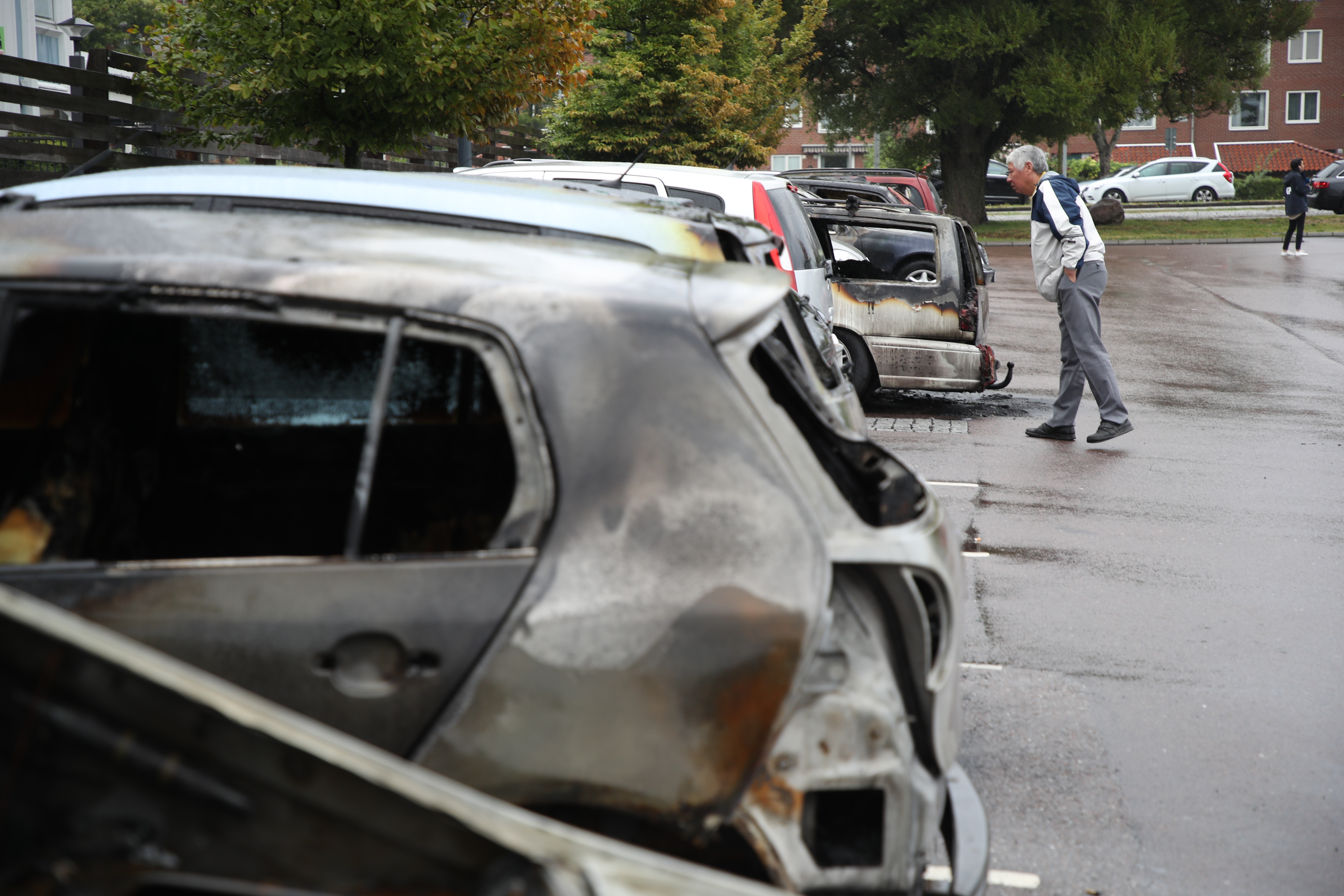 Stora mängder av bilbränder härjade i Sverige under natten