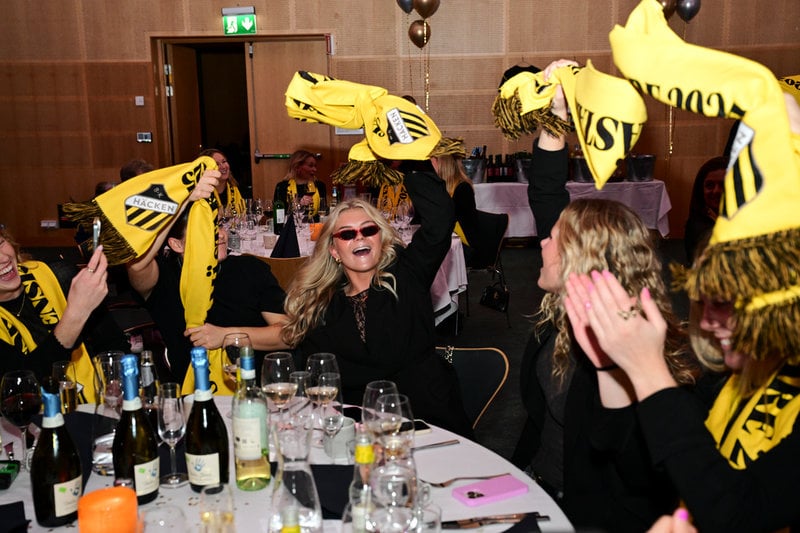 Häcken under guldmiddagen när laget firar SM-guldet.