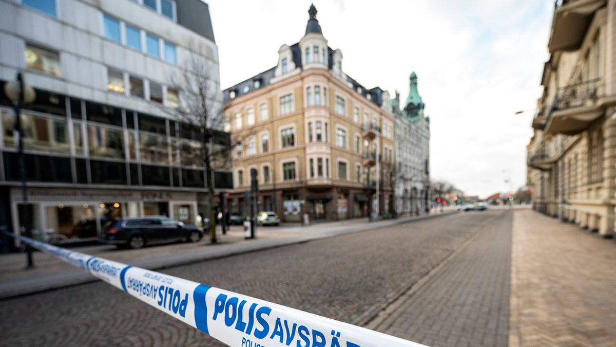 En tonårspojke skadades allvarligt i samband med en knivattack på en skola i Kristianstad den 10 januari och en lärare blev lindrigt skadad. Arkivbild.