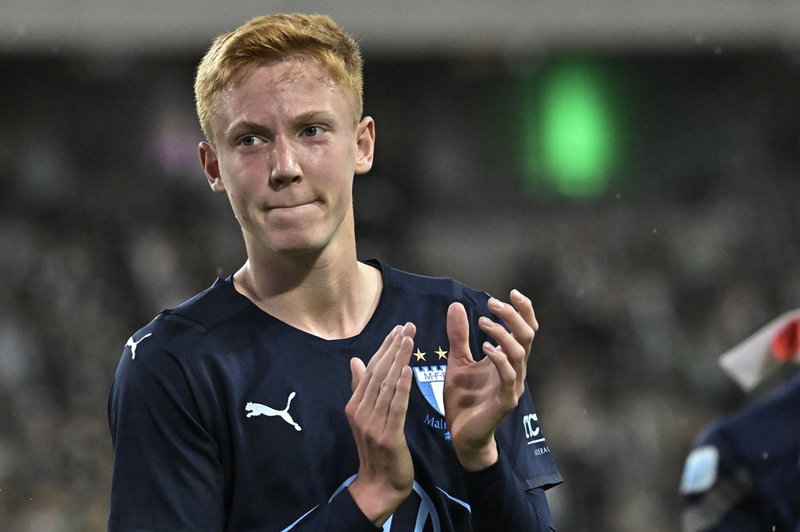 Malmös Hugo Larsson hoppas att Häcken kniper SM-guldet. Arkivbild.
