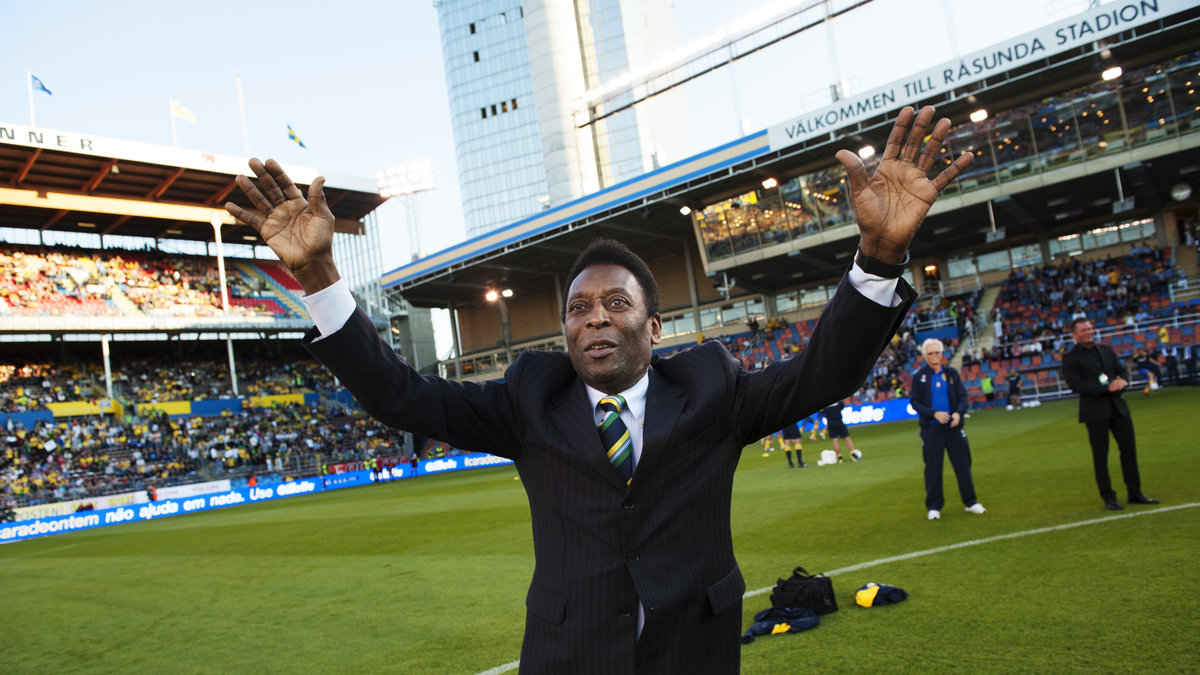 Pelé besökte Råsunda för den sista landskampen på den förra nationalarenan.