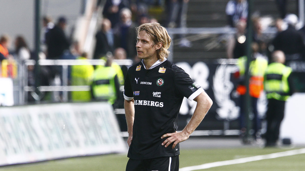 På väg bort? Tobias Grahn har haft en jobbig säsong i Örebro.