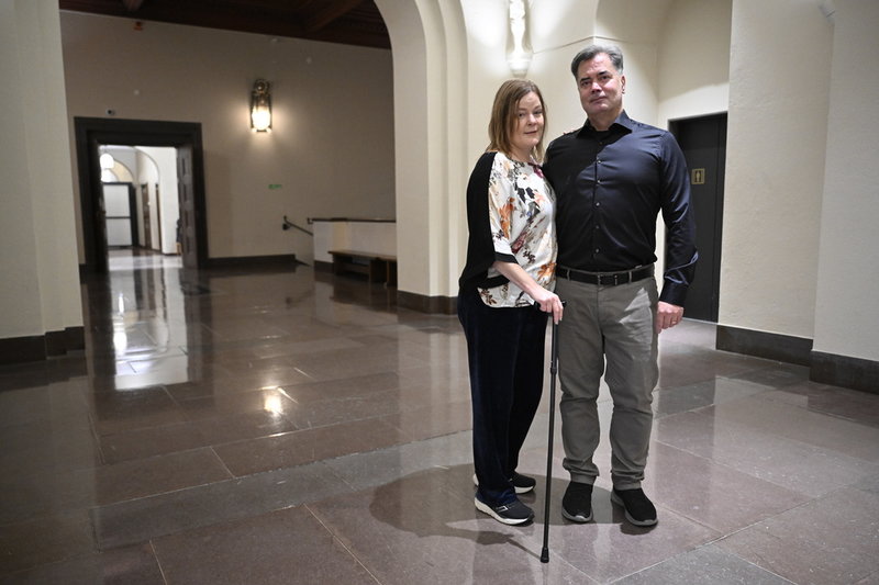 Karin och Mikael Elmgren är två av målsägarna i rättegången om olyckan på Gröna Lund 2023.