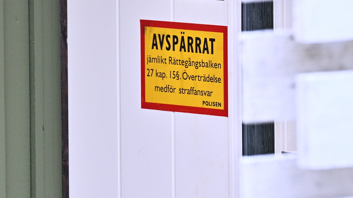 En av de anhållna misstänkt för mord på två barn i Södertälje har släppts på fri fot.