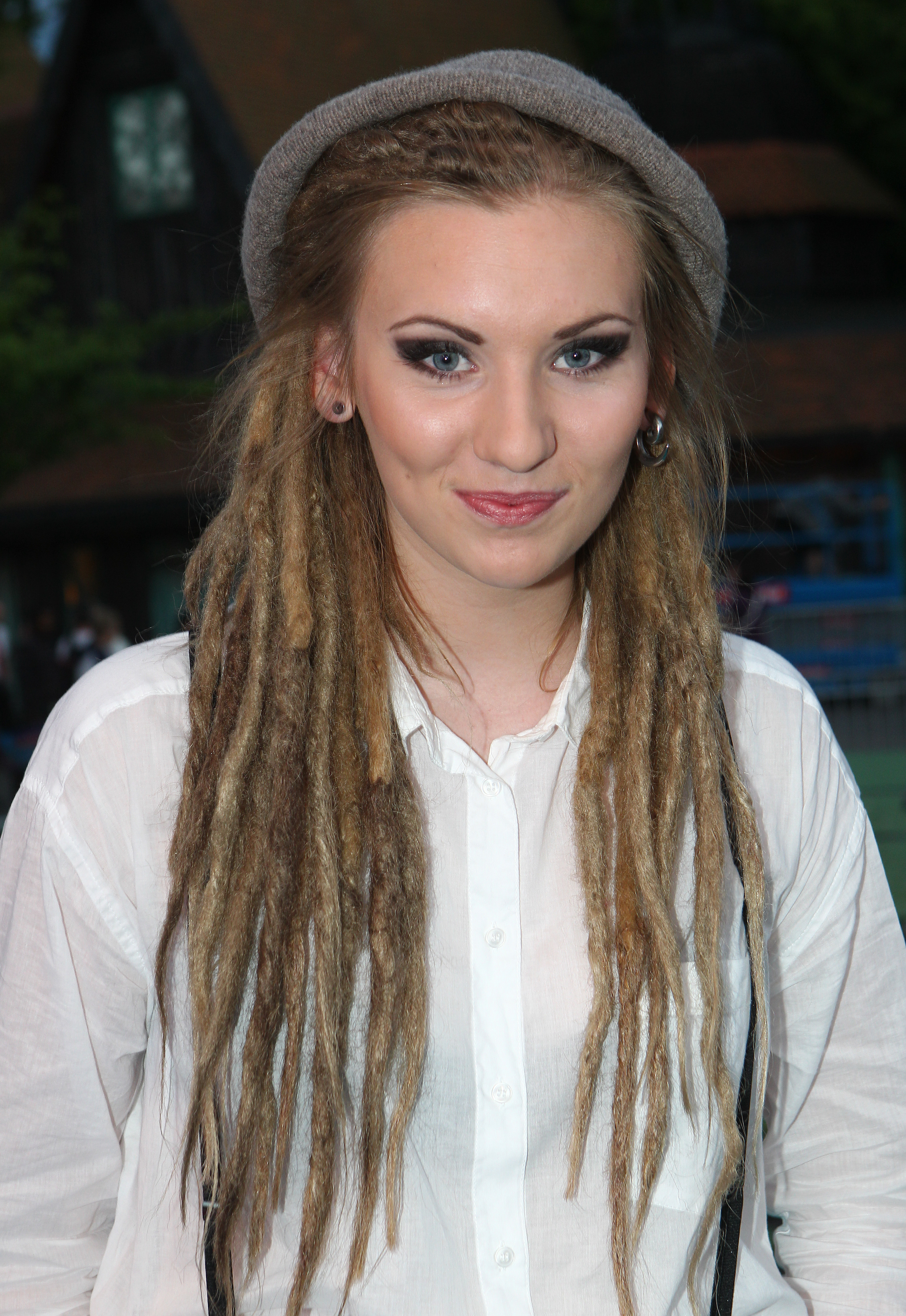 Moa Lignell, född 1994, gjorde sig framför allt känd genm sin audition i ”Idol” 2011 när hon uppträdde med den egenskrivna låten ”When I Held Ya”. Moa tjänade 29 200 kronor förra året. Moa Lignell, född 1994, gjorde sig framför allt känd genm sin audition i ”Idol” 2011 när hon uppträdde med den egenskrivna låten ”When I Held Ya”. Moa tjänade 29 200 kronor förra året.