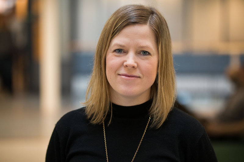 Moa Dahlin är docent i offentlig rätt vid Uppsala universitet och har forskat på bland annat frågor om tvångsvård.