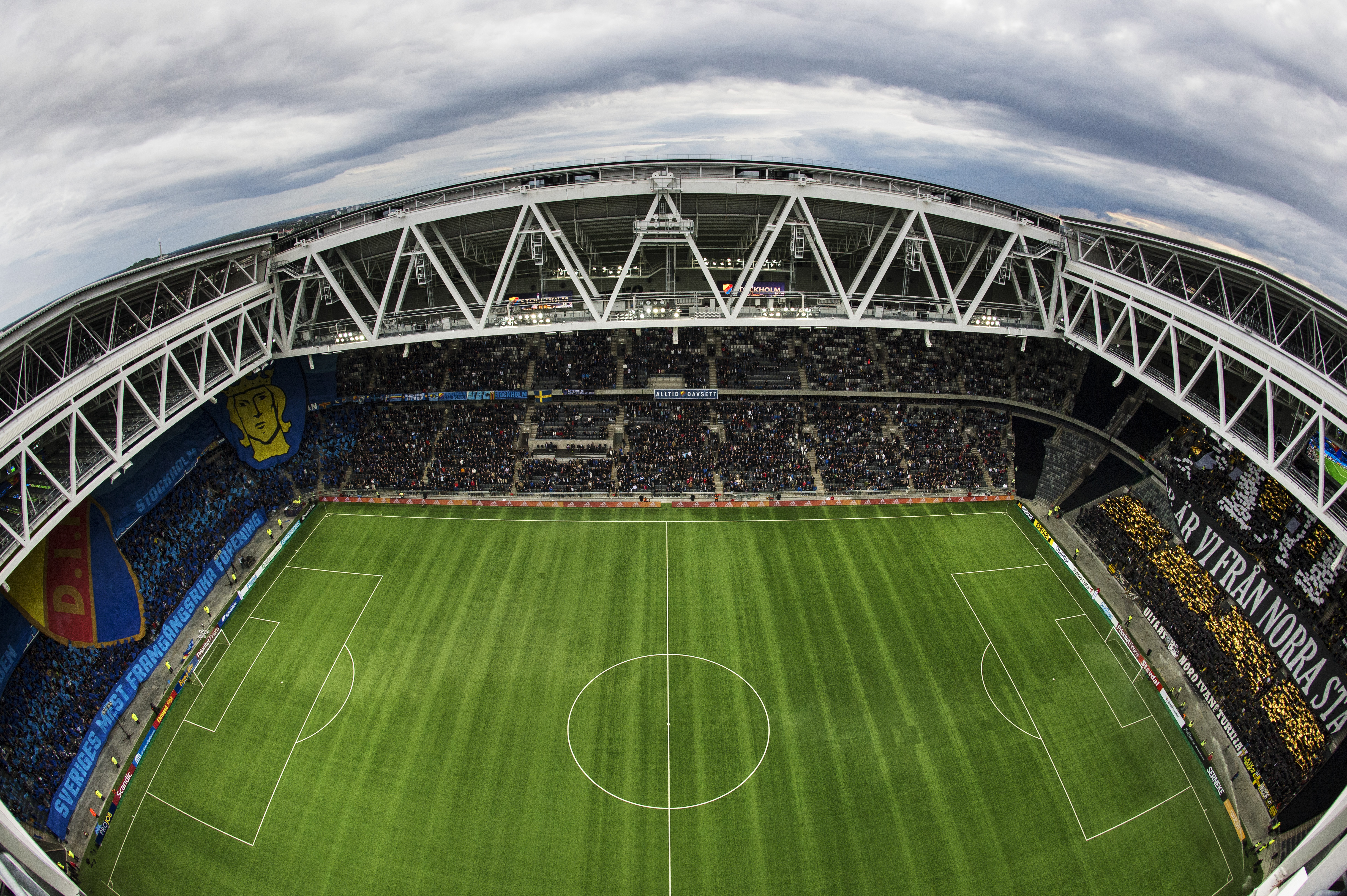 Inför Djurgården-AIK, 25 maj 2015 körde båda klackarna mosaiktifo. Matchen slutade 2–2 efter att Kerim Mrbati gjort två mål i andra halvlek. Inför Djurgården-AIK, 25 maj 2015 körde båda klackarna mosaiktifo. Matchen slutade 2–2 efter att Kerim Mrbati gjort två mål i andra halvlek.
