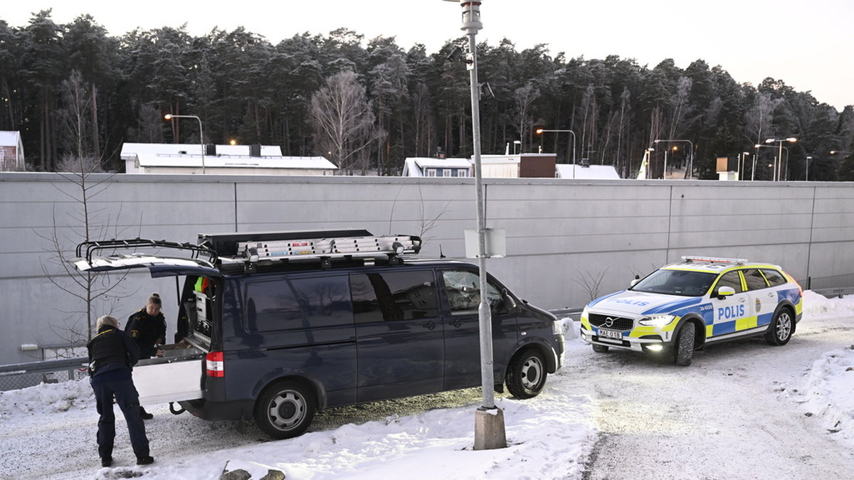 Polisens tekniker på plats i Södertälje efter det misstänkta mordet den 8 januari. Arkivbild.