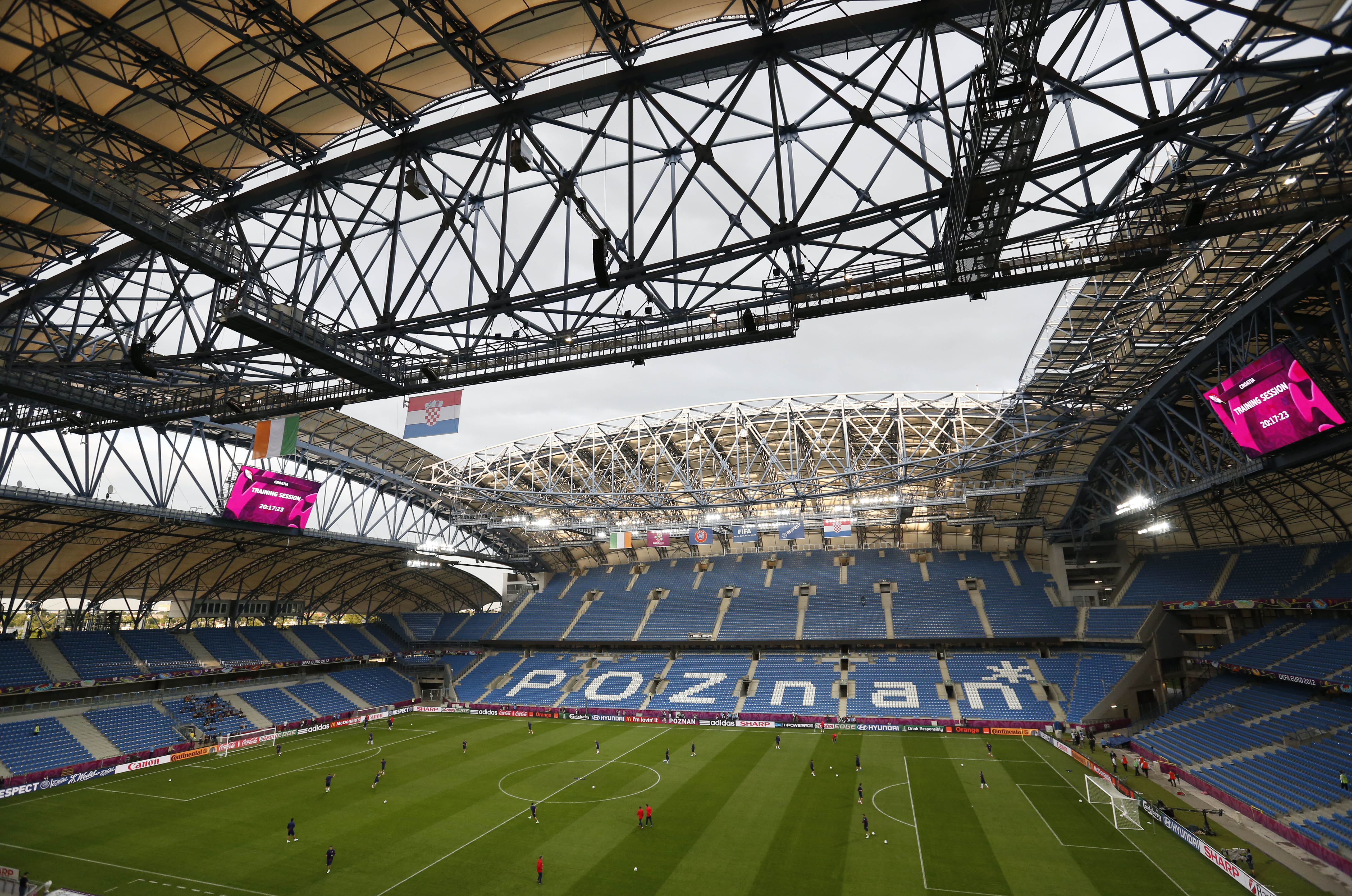 Miejski-stadion i Poznan timmar innan avspark.