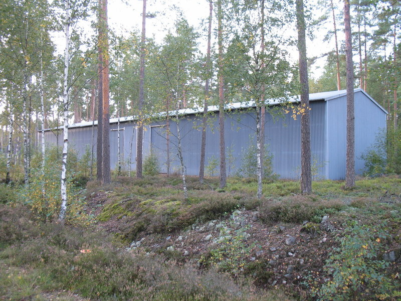 Statligt beredskapsförråd med fältledningar. I förrådet låg 2000 meter med snabbkopplingsrör för att möjliggöra distribution av drivmedel från oljeanläggningar om ordinarie system blivit utslaget.