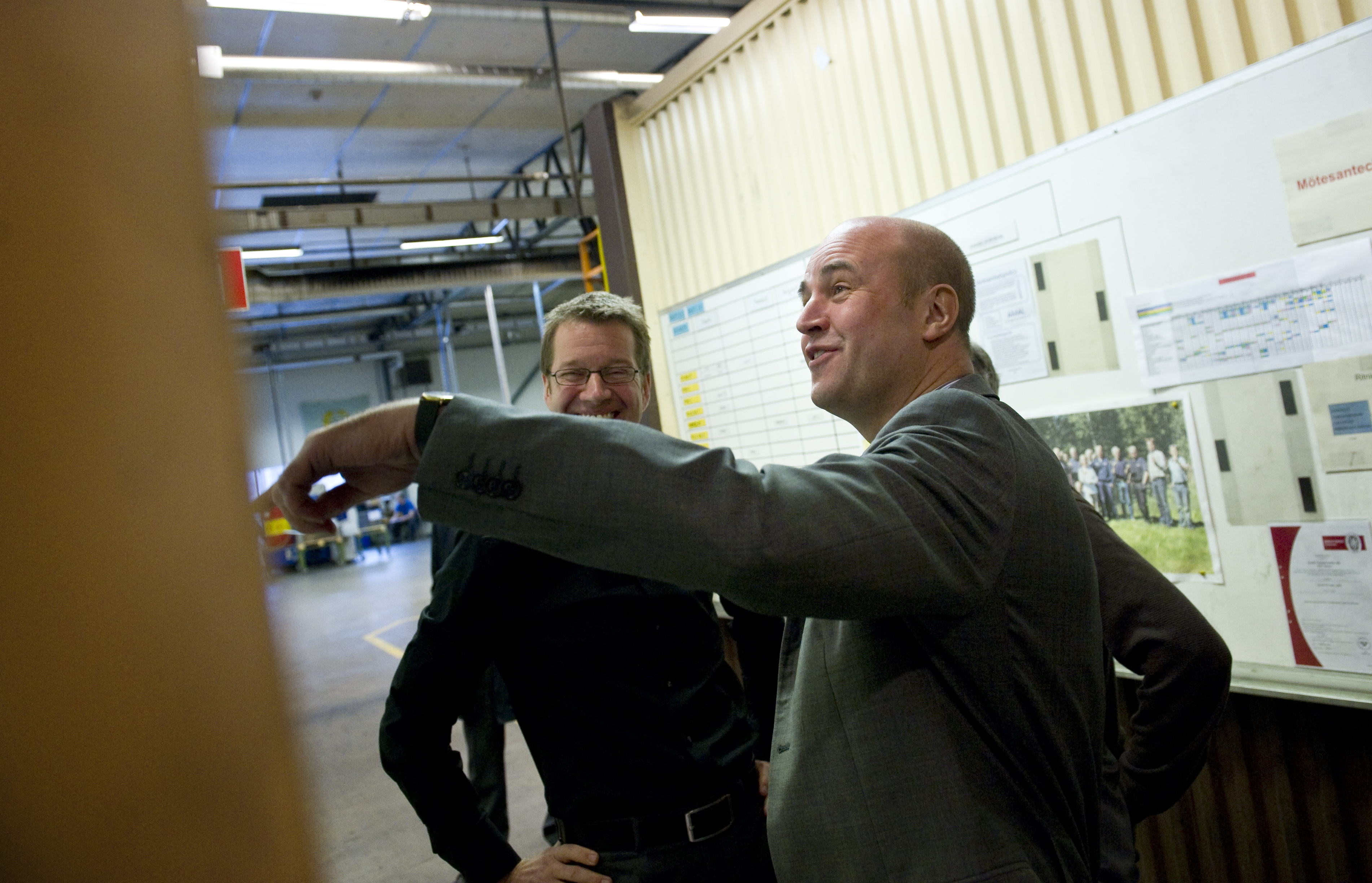 Fredrik Reinfeldt, här på besök i Åmål, kan glädja sig åt nya rekordsiffror för hans moderater.