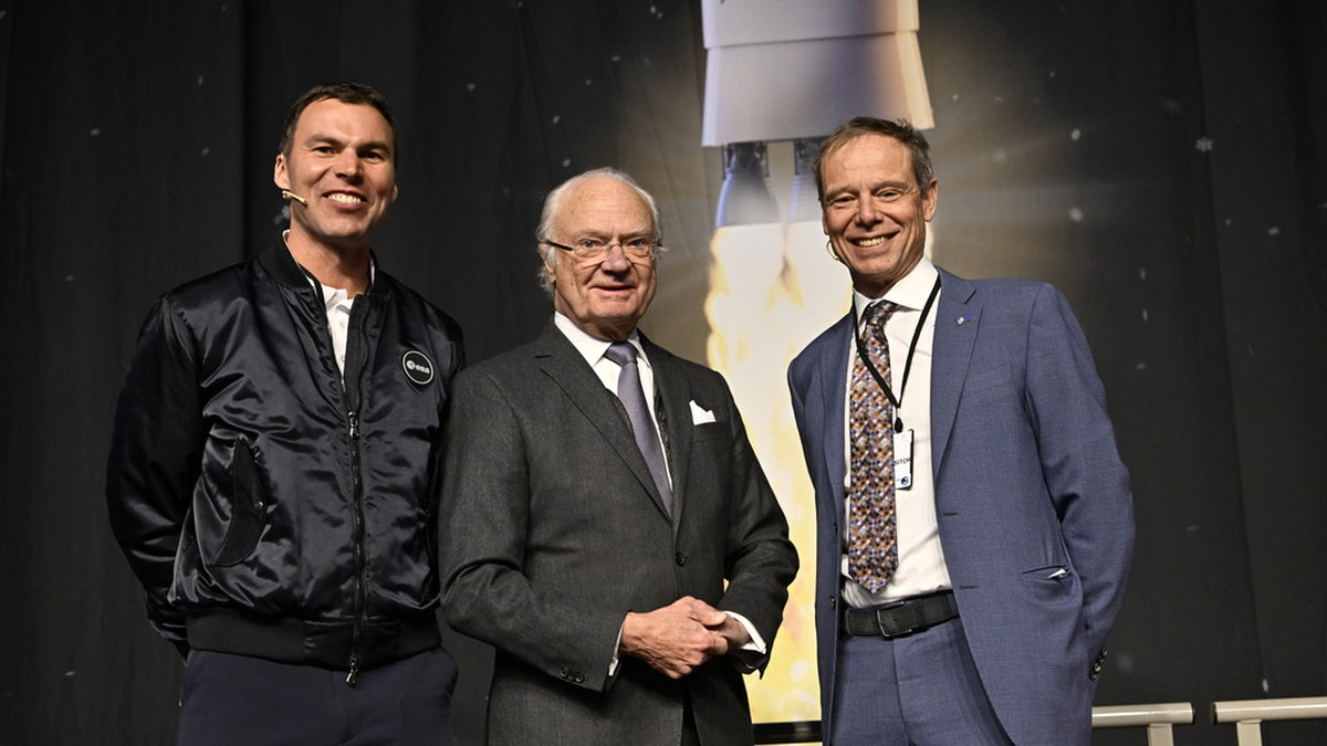 ESA-astronauten Marcus Wandt, Kung Carl Gustaf och Christer Fuglesang vid invigningen av Esranges nya ramp för satellituppskjutning, Spaceport Esrange utanför Kiruna.