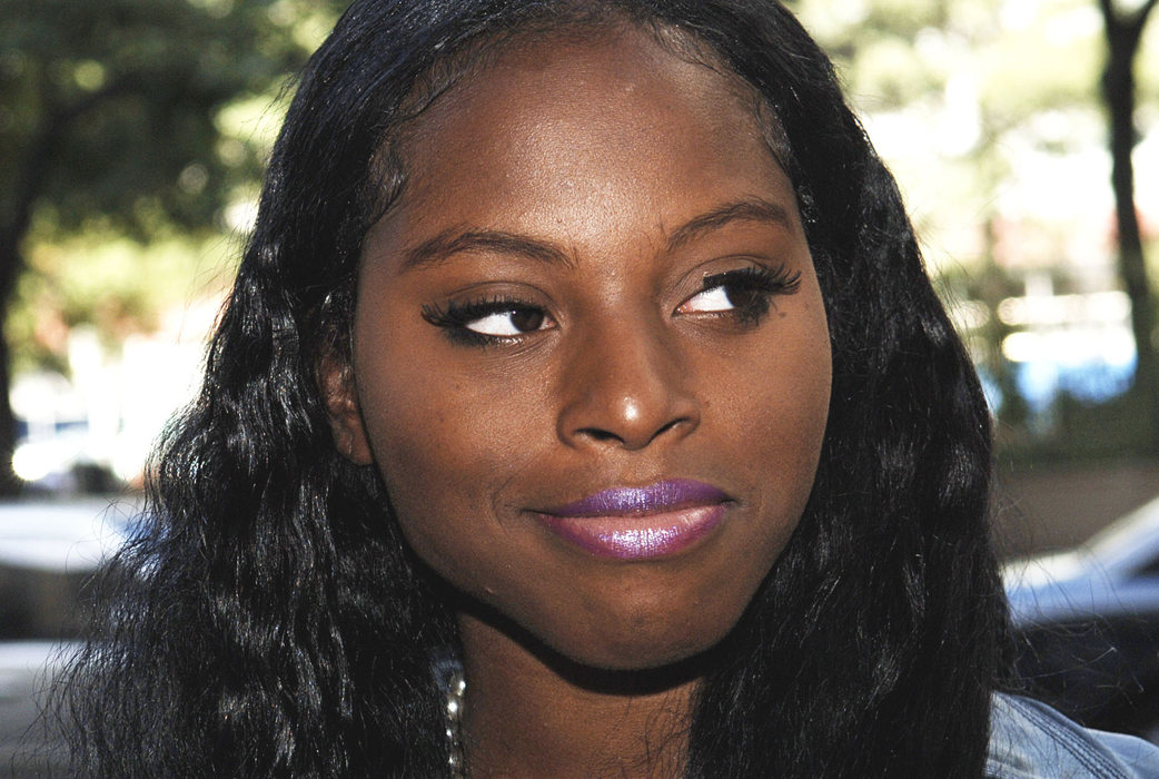 Foxy Brown låter kanske lite coolare om man ska vara hiphopstjärna än hennes riktiga namn Inga Marchand. Foxy Brown låter kanske lite coolare om man ska vara hiphopstjärna än hennes riktiga namn Inga Marchand.