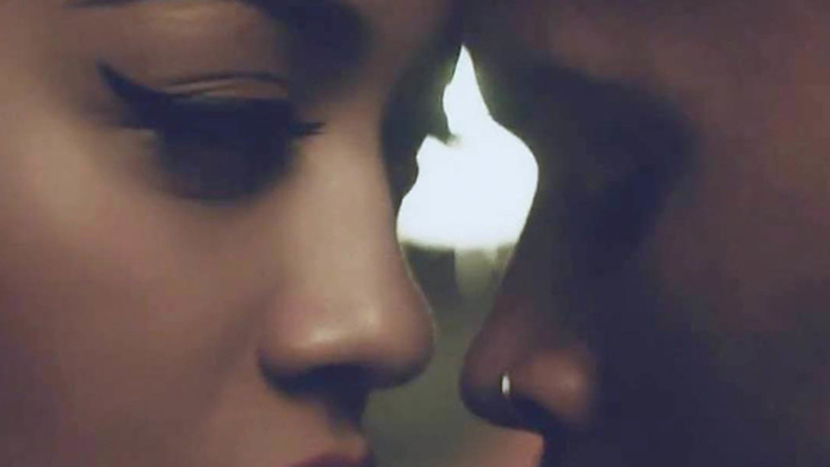 Chris Brown och Rita Ora i videon till Body on me.